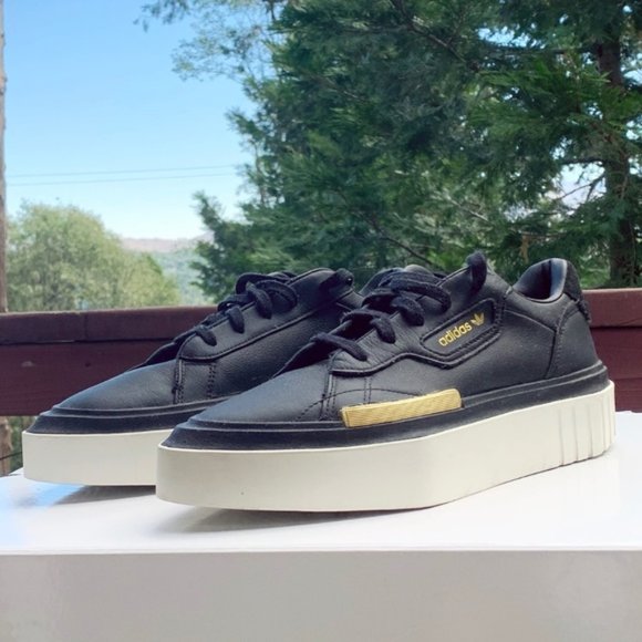 Modern Adidas Hypersleek Pointed Toe Sneakers! - Picture 2 of 3